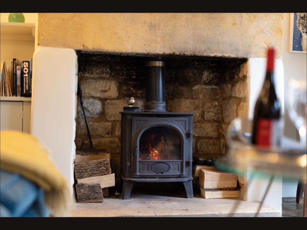 Wisteria Cottage , Pretty Cotswold Cottage Close To Chipping Campden Weston Subedge Exterior photo